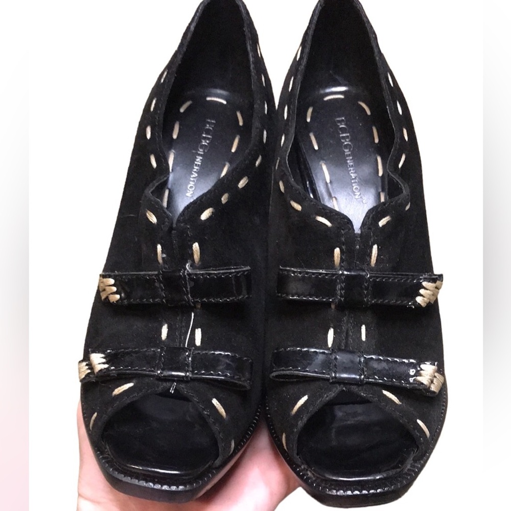 BCBGeneration “Winona” Black Suede Peep Toe Bow Stitched Heels Size 7
